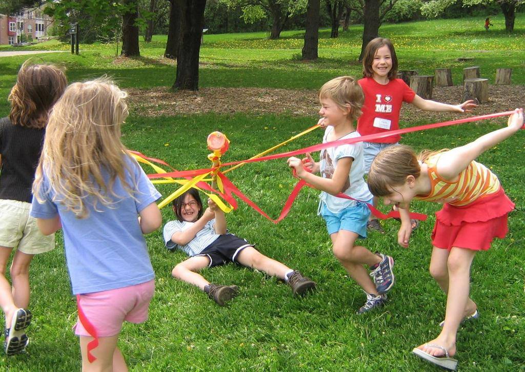 Летние игры для детей на свежем воздухе: 35 нескучных идей