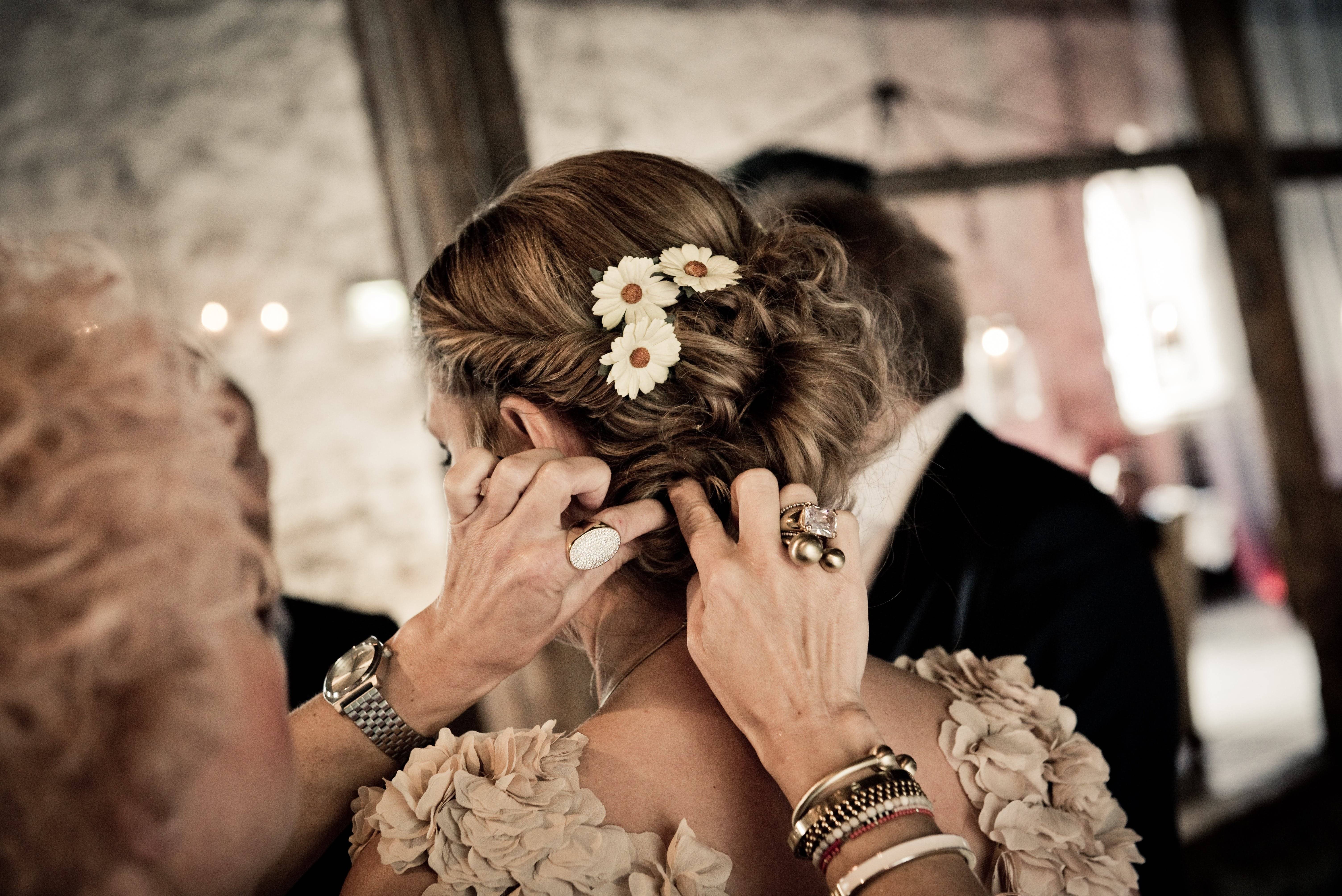 Как сделать свадебную прическу на длинные волосы – 5 мастер-классов