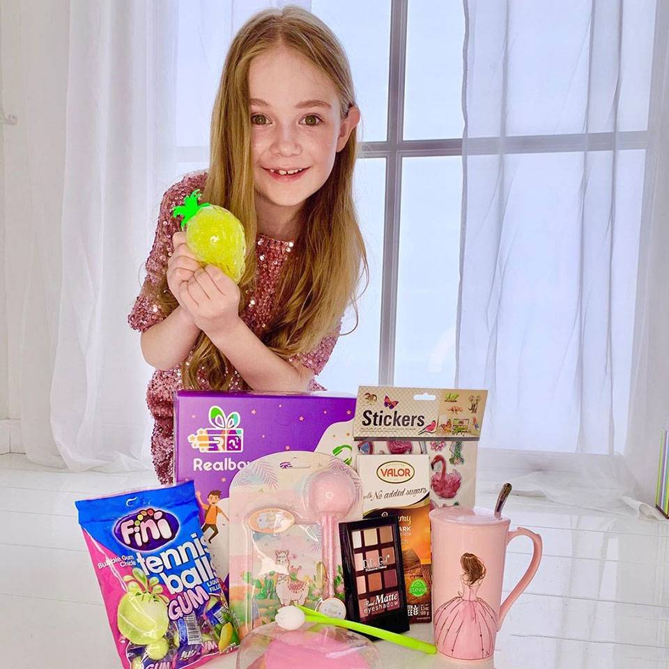 Что подарить девочке на 8 лет: идеи подарков на день рождения ребенку