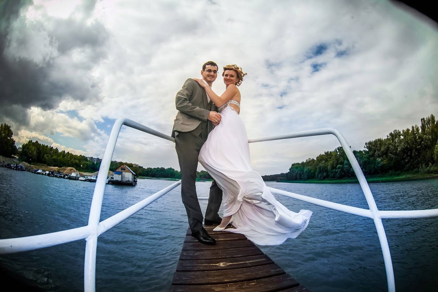 Как выбрать фотографа на свадьбу: мини-гайд