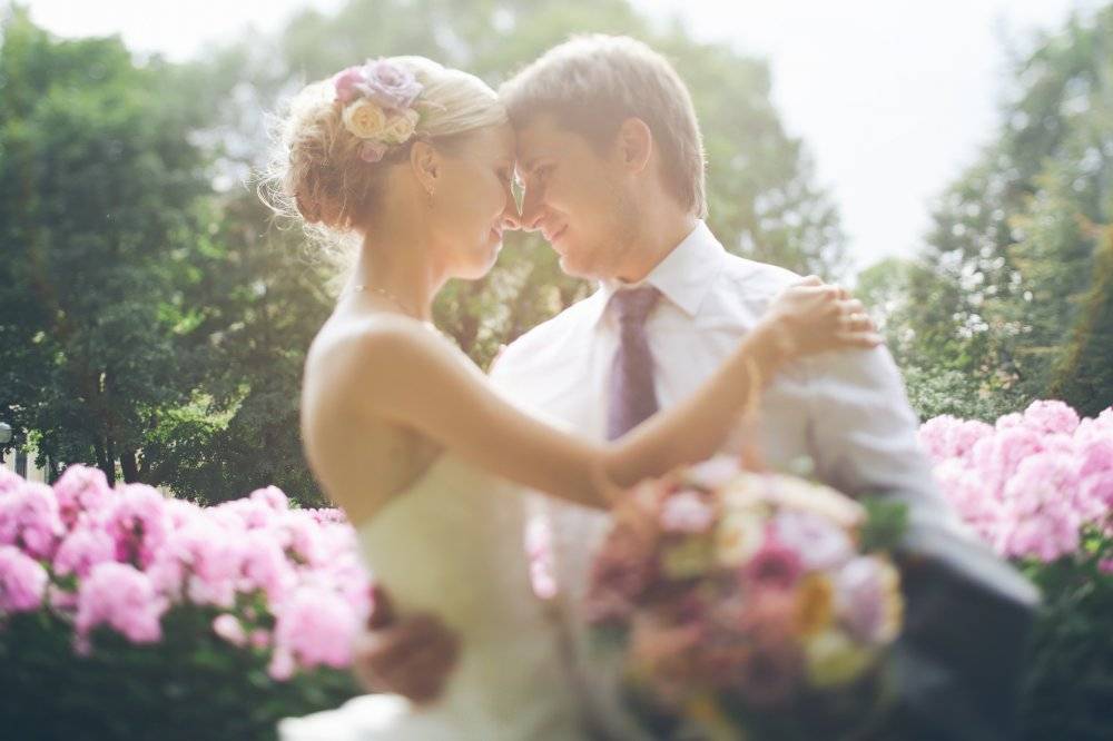 Свадьба в бело-розовом цвете: фото сочетания с бежевым оттенком
