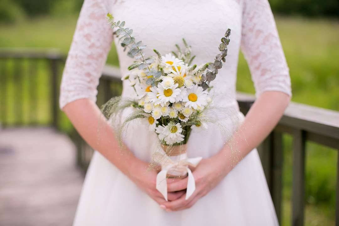 Свадебный букет невесты 2023: идеи из пионов, роз, калл и других цветов + фото с идеями