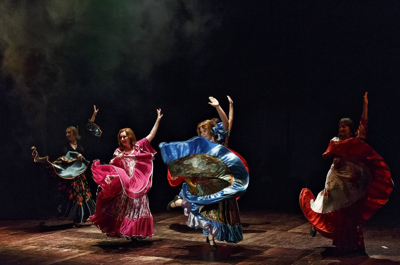 Студия цыганского танца «деви денс»: обучение цыганским танцам, прокат цыганских костюмов, цыганские танцы для выступлений на вечеринках - всё это мы с радостью предлагаем вам!