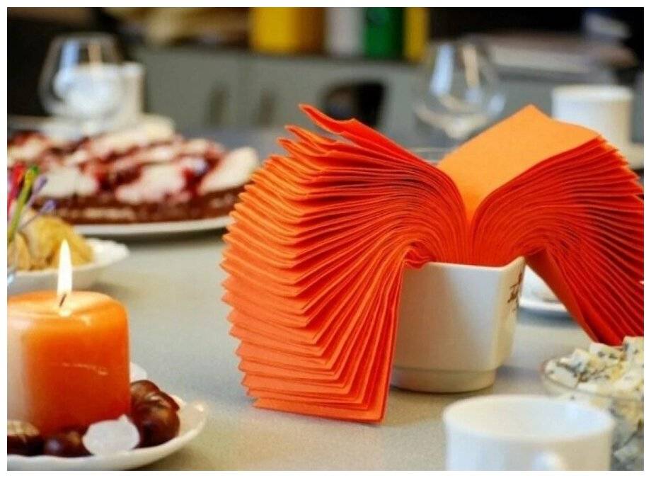 Как красиво сложить бумажные салфетки с фото - сервировка стола
