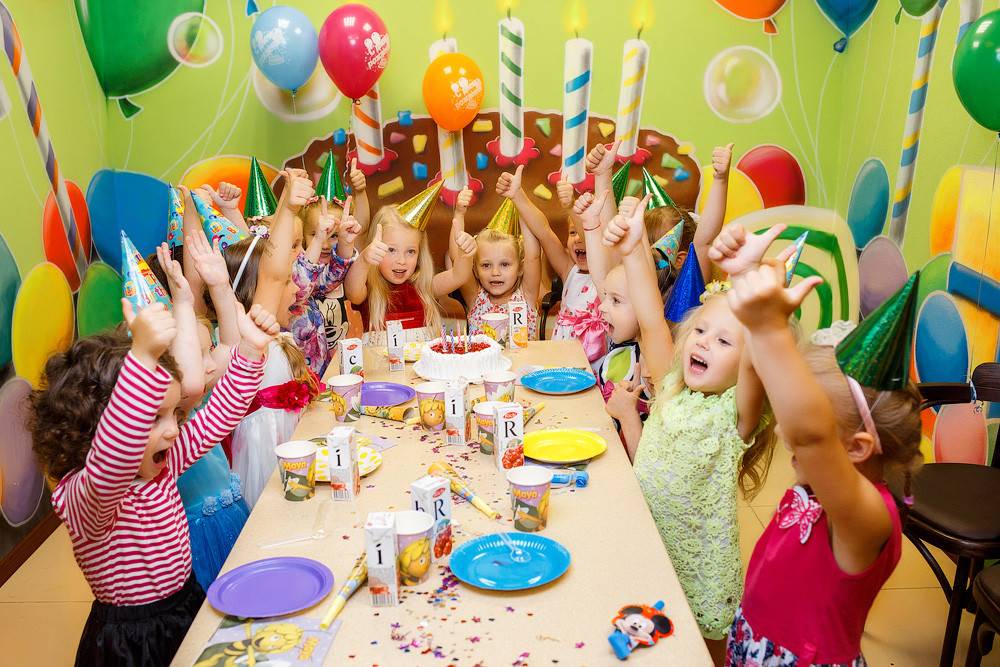 Как отпраздновать десятилетие девочки: тематический день рождения на 10 лет
