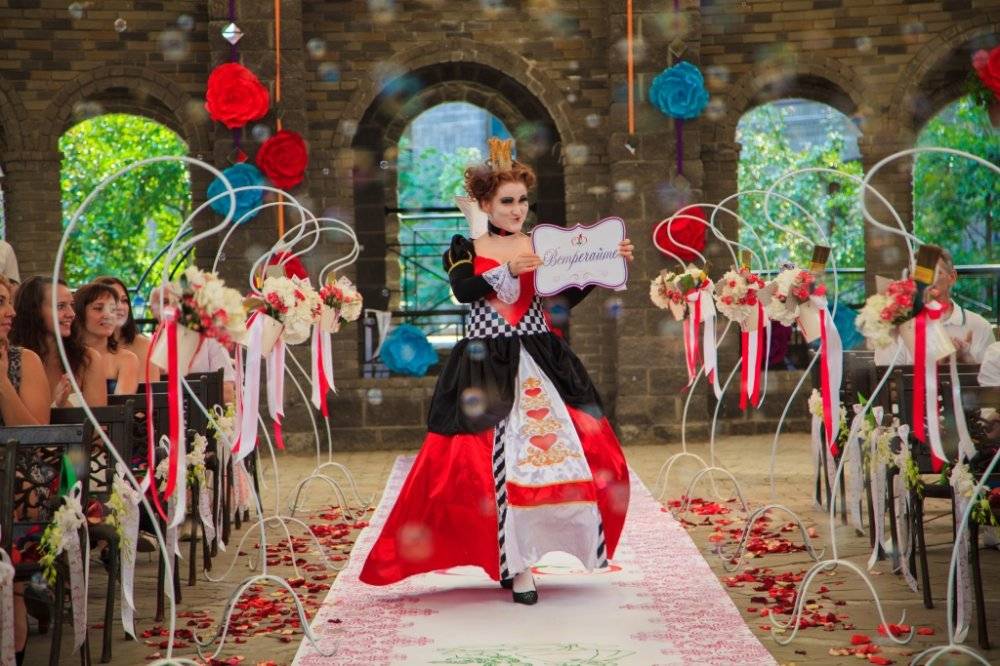 ᐉ незаурядная свадьба в стиле “алиса в стране чудес” – как пожениться в сказке - ➡ danilov-studio.ru