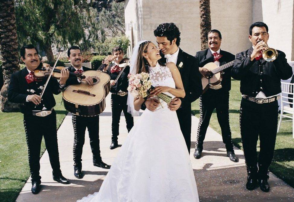 Музыкальное сопровождение на свадьбу: как выбрать музыку на торжество