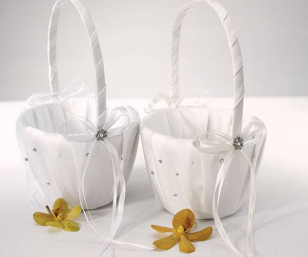 Букеты в корзинке цветы из гофрированной бумаги. свадебные корзинки своими руками – как создать прекрасный свадебный аксессуар