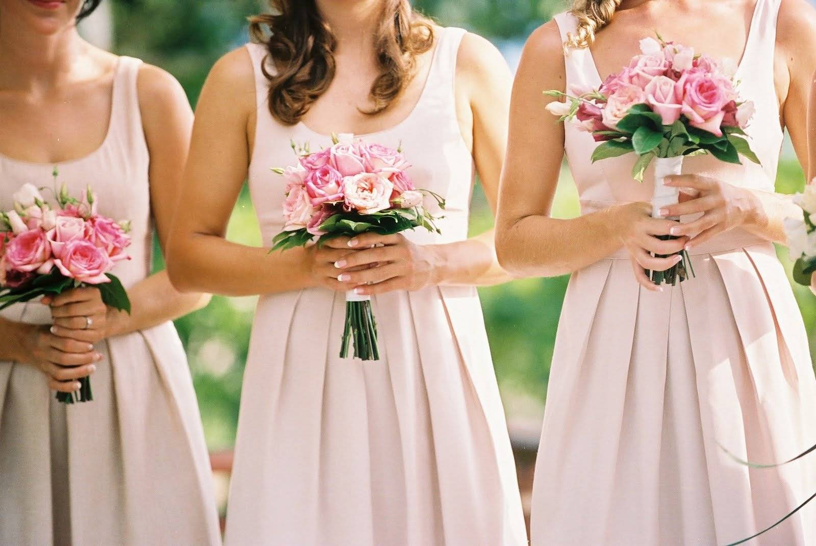 Самые красивые длинные и короткие платья для свидетельницы на свадьбу
