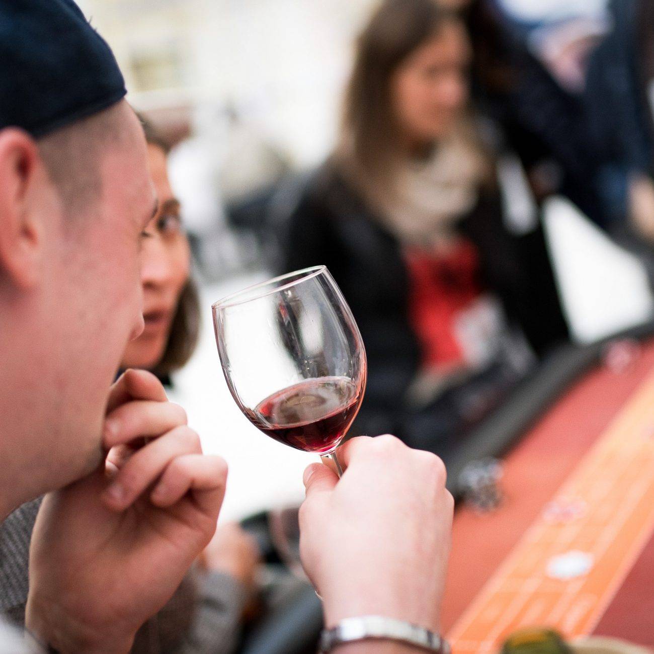 Дегустация вина сомелье — культура потребления напитка и особенности профессии