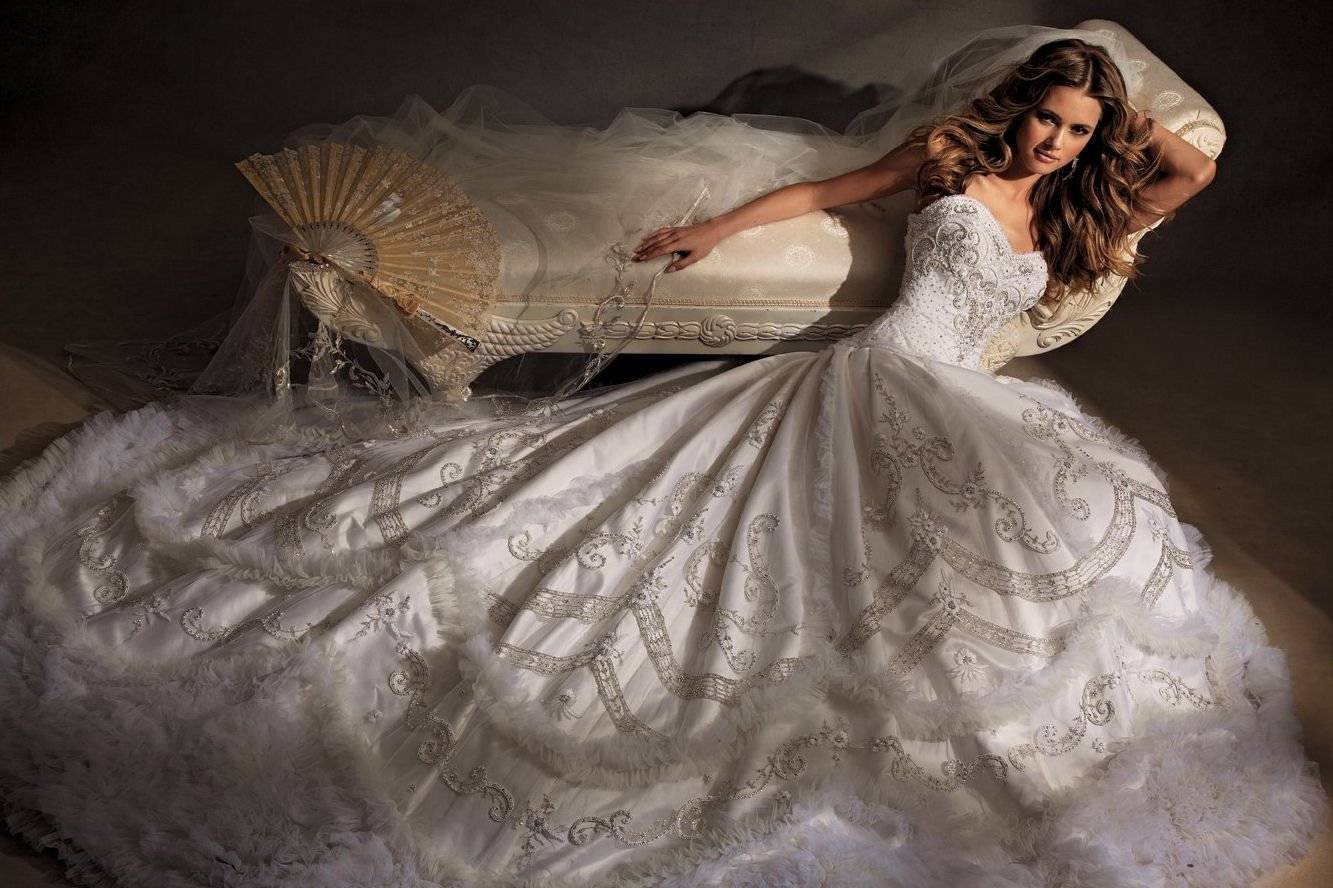 Обзор самых необычных и экстравагантных свадебных платьев в мире