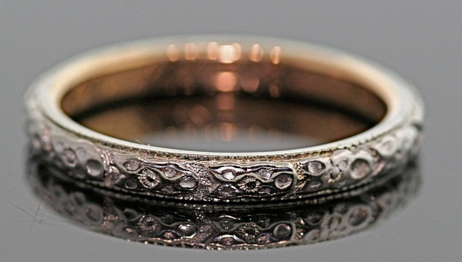 Что означает обручальное кольцо на пальце, кто и как его носит