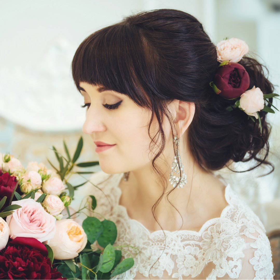 Свадебные прически с челкой: 20 стильных вариантов, фото