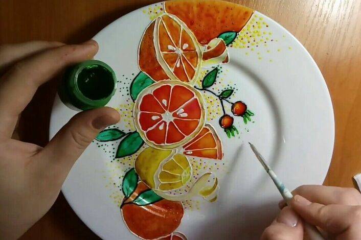 Витражные краски по стеклу: как сделать шикарные тарелки своими руками по шаблонам