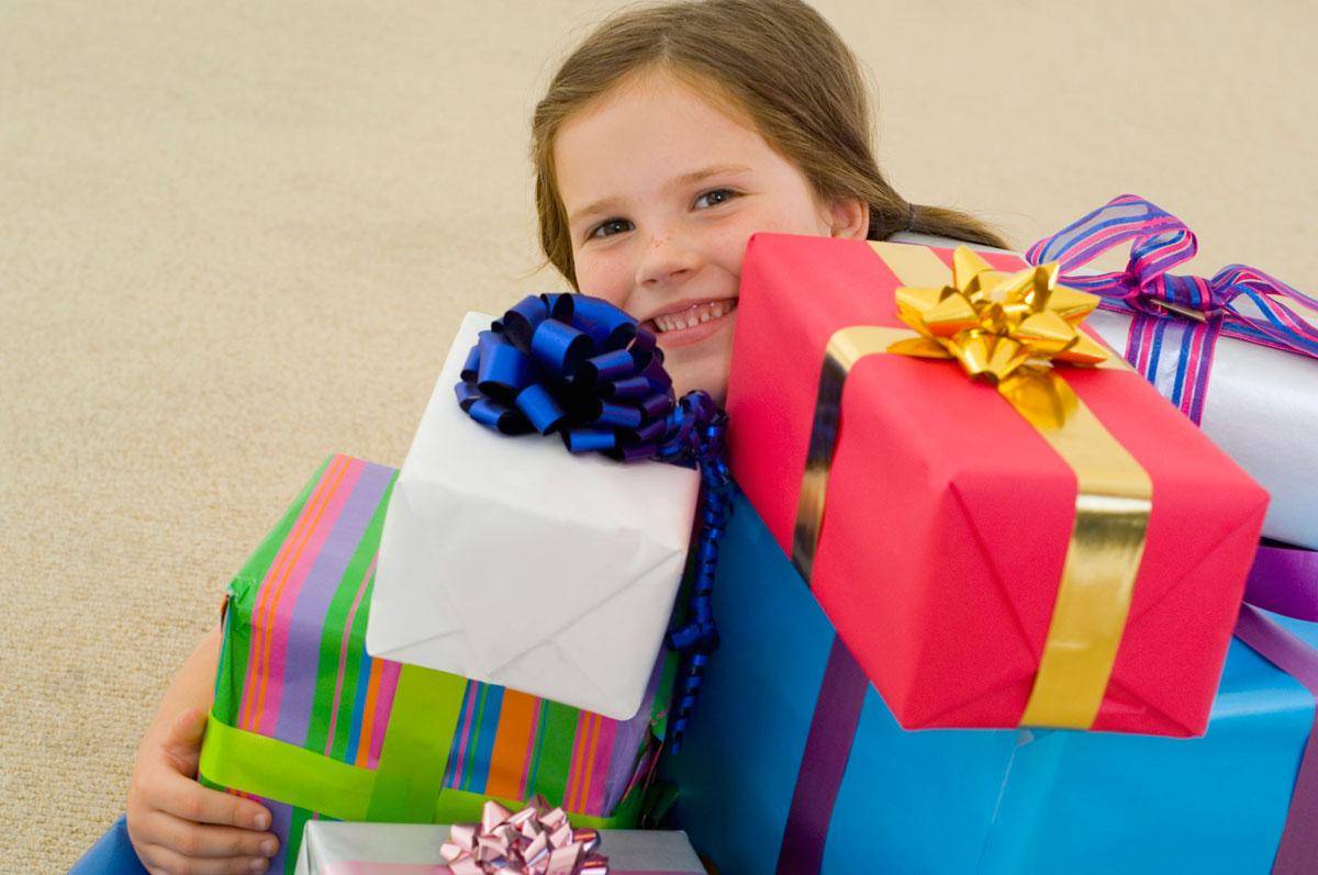 Что подарить мальчику на 4 года на день рождения?  300+ лучших идей для подарка