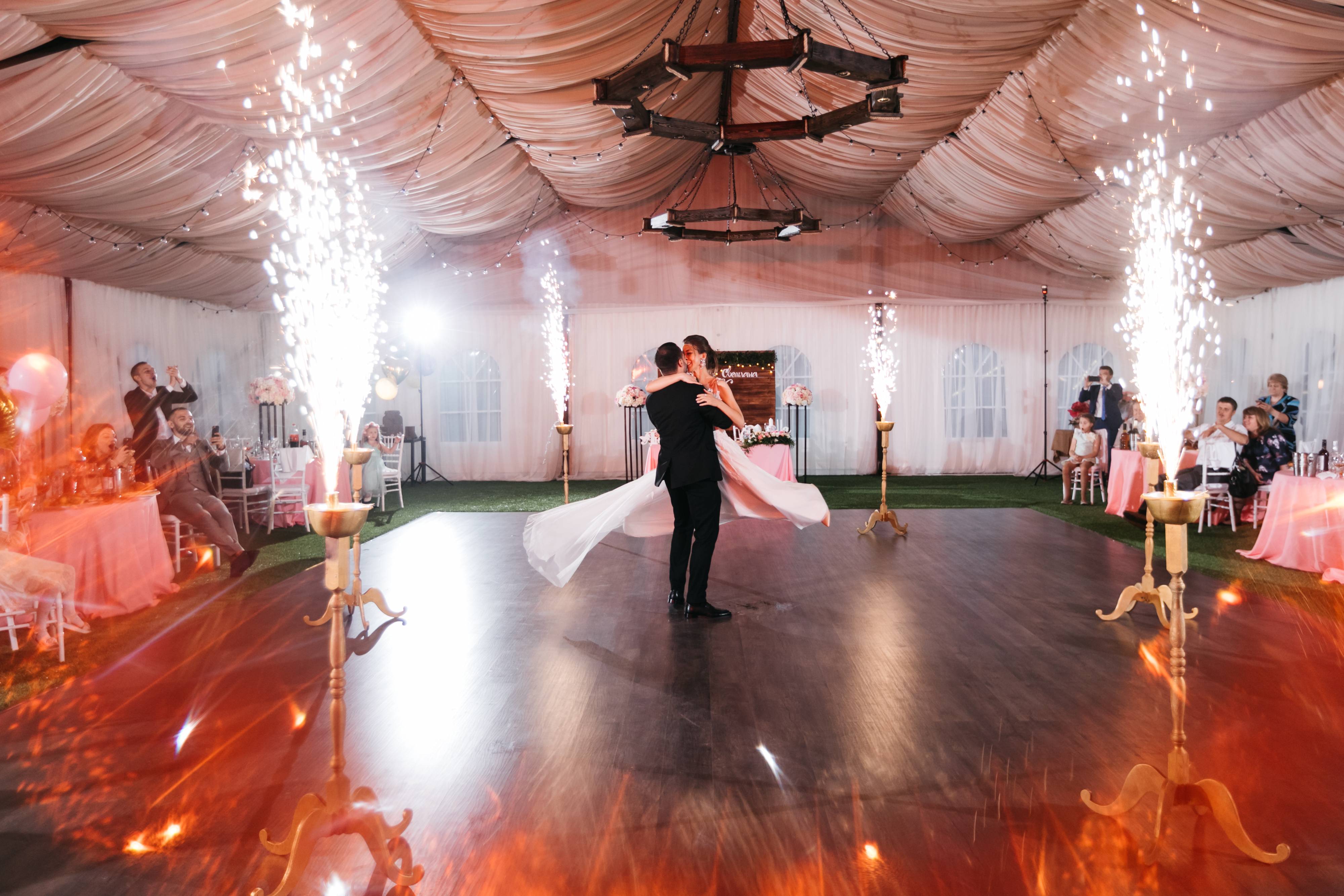 Свадьба в шатре – романтика при любой погоде!