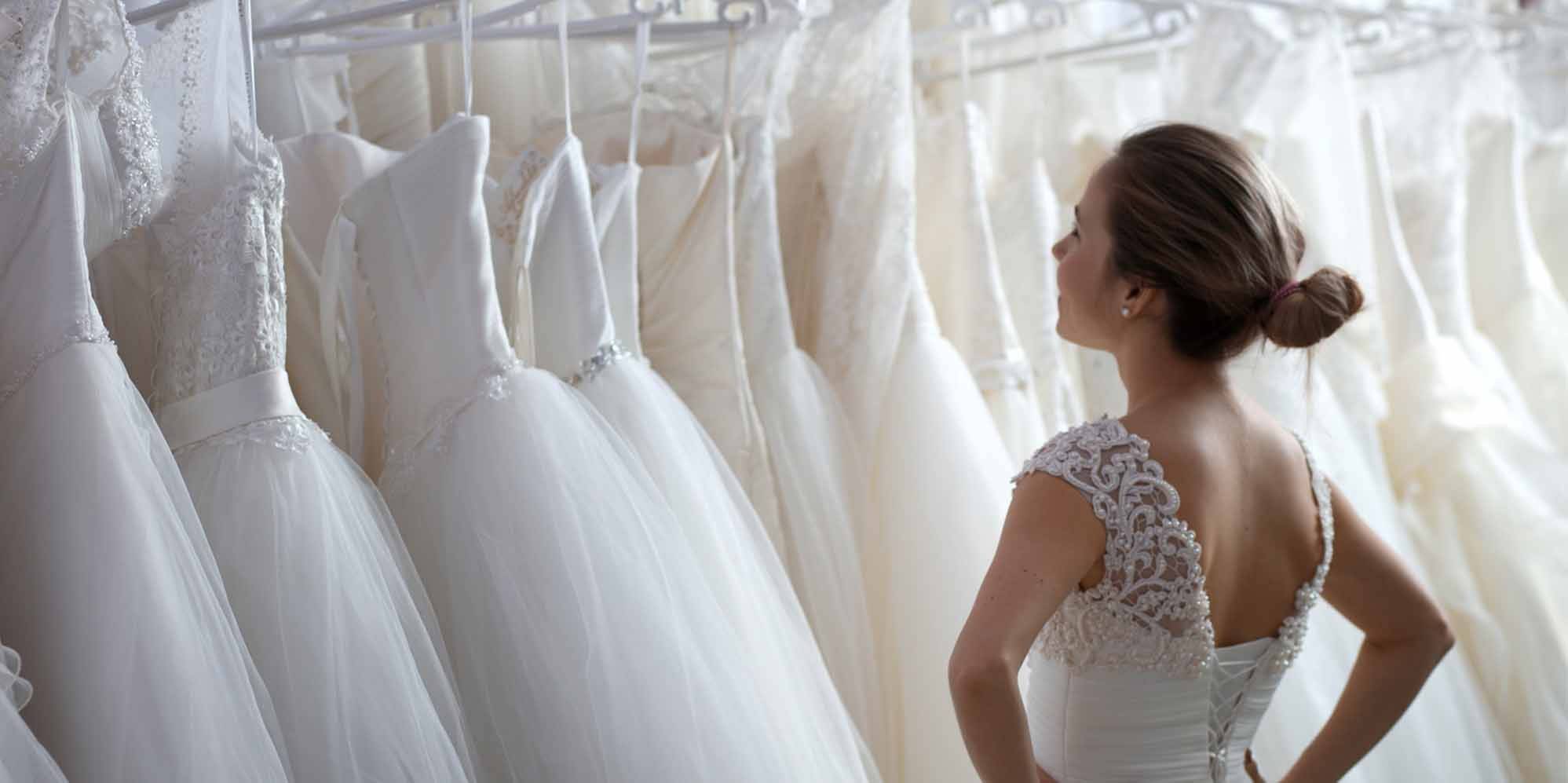 Как подготовиться к примерке свадебного платья: 6 советов