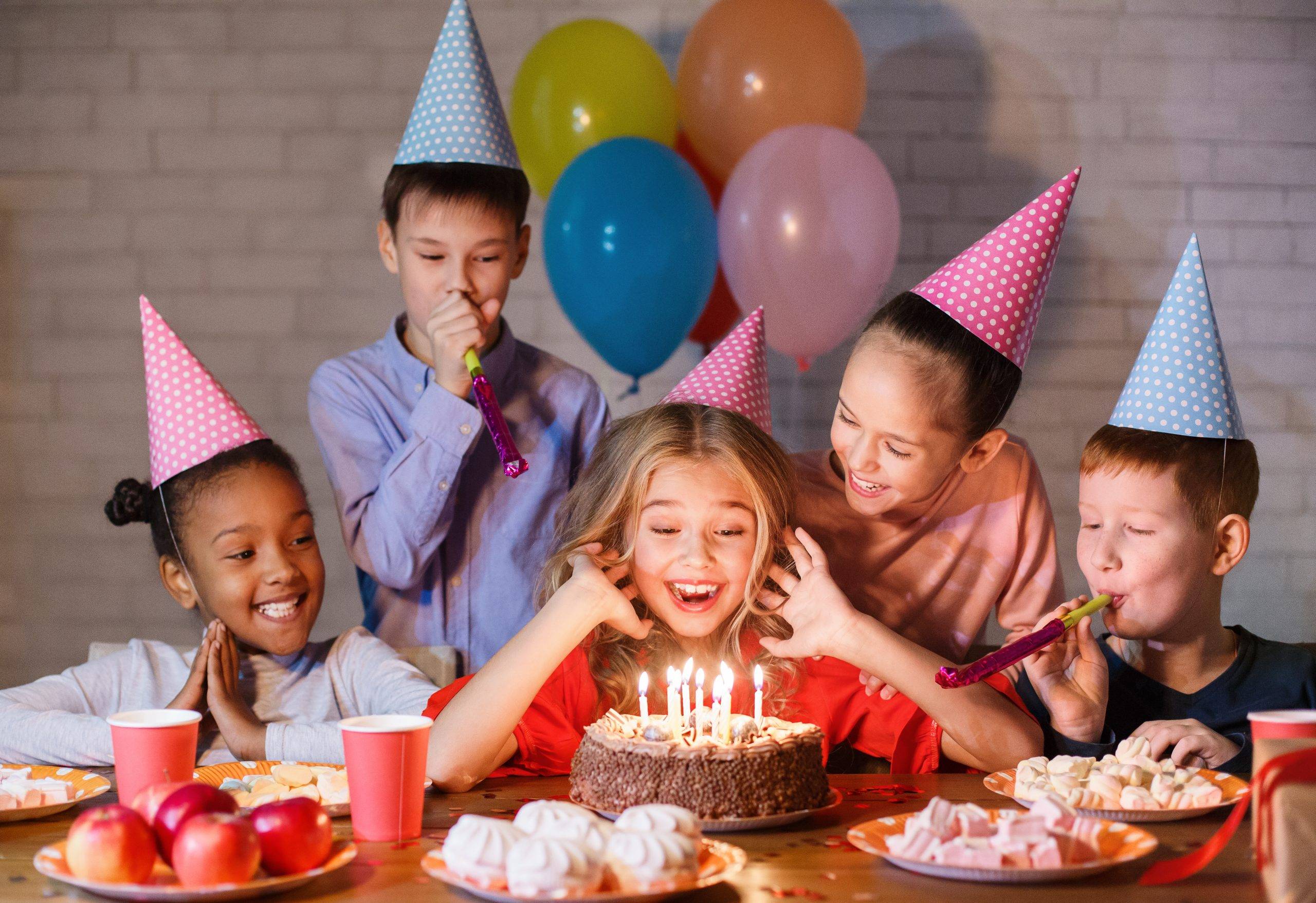 Как интересно провести день рождения дома: идеи | lifeforjoy