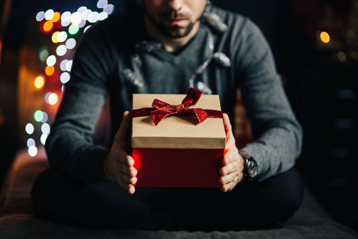 Что подарить на рождество: выбор лучшего рождественского подарка для родственников и друзей