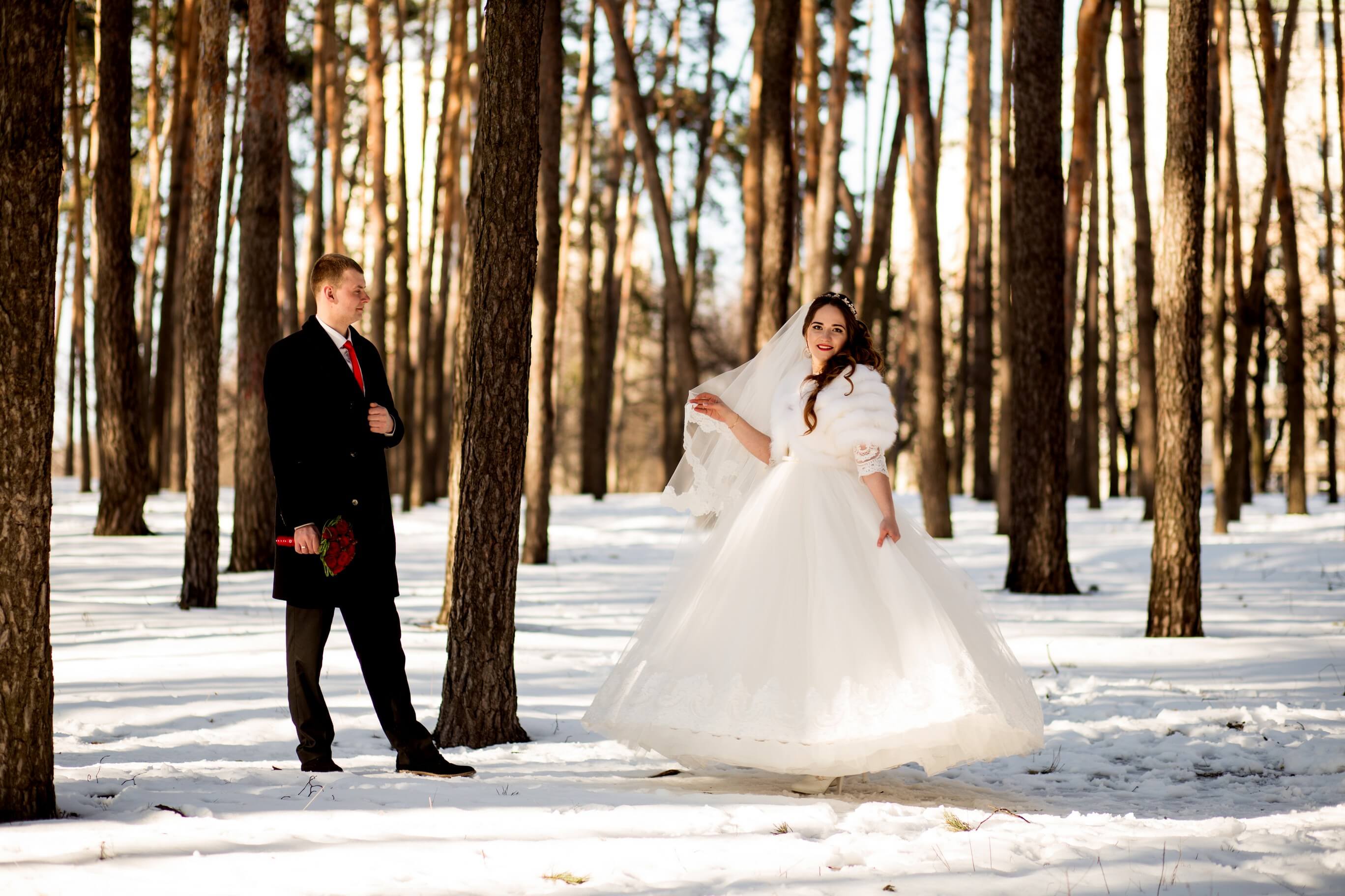 Зимняя свадебная фотосессия - секреты теплых фотографий