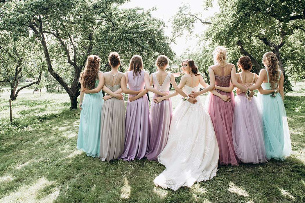 Красивые платья подружек невесты – 63 фото