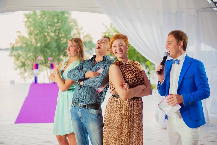 Как выбрать ведущего на свадьбу и что он должен уметь, видео