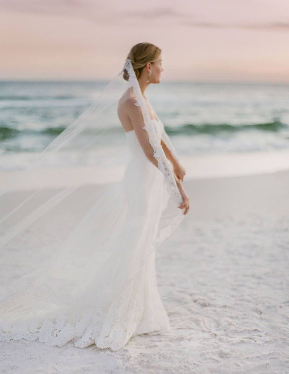 Создаем образ невесты на пляже