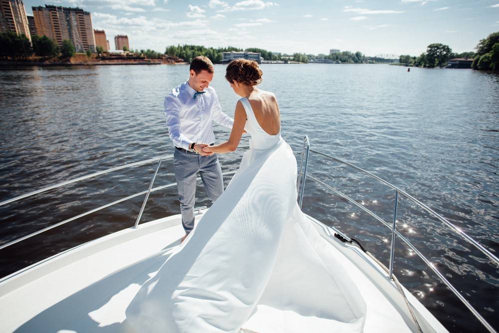 Свадьба на теплоходе: как организовать торжество на воде?
