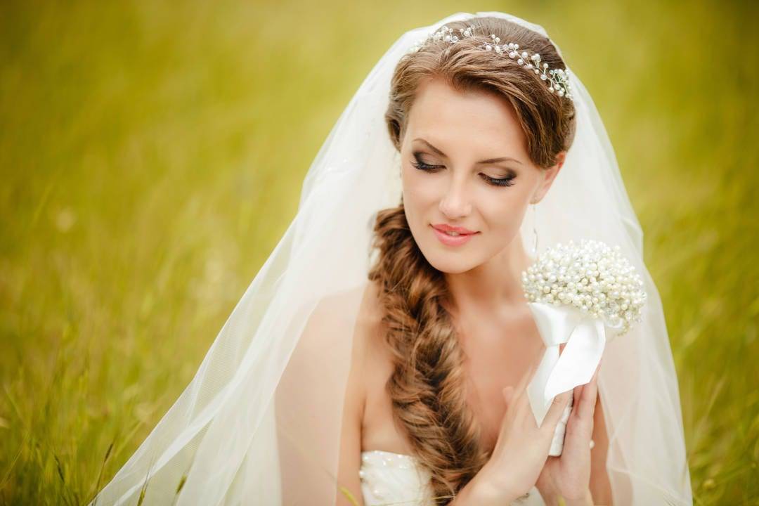 Лучшие свадебные прически с фатой: как выбираем свадебный образ