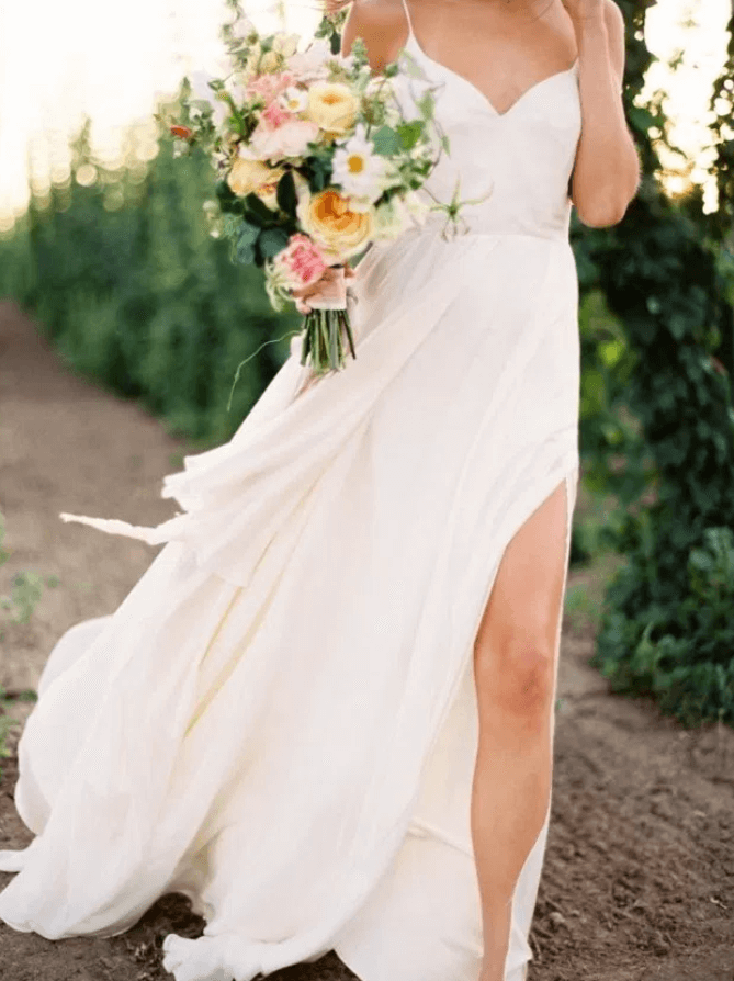 Платья для невесты прямого силуэта - непышные