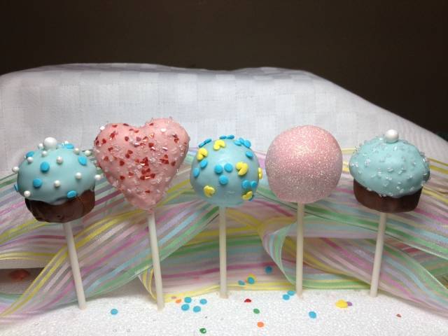 Cupcake и cake pops - маленькие тортики на большом празднике