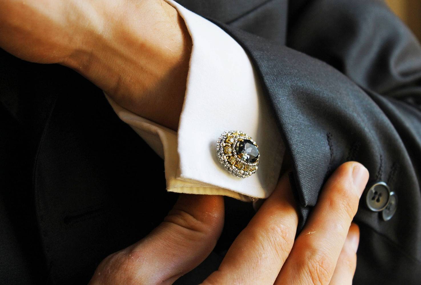 Как правильно носить и одевать мужские запонки