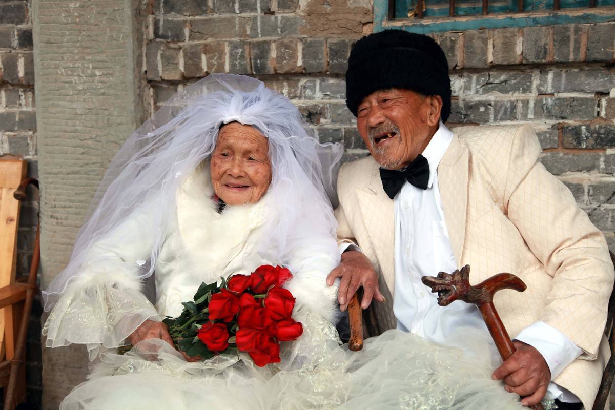 Красная свадьба: 100 лет со дня свадьбы - как отметить, что подарить, традиции, поздравления