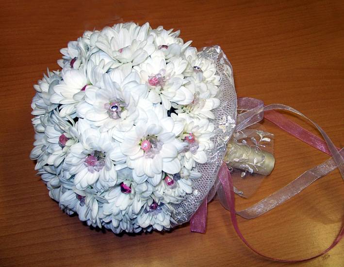 Свадебный букет из хризантем — фото и мастер-класс по изготовлению