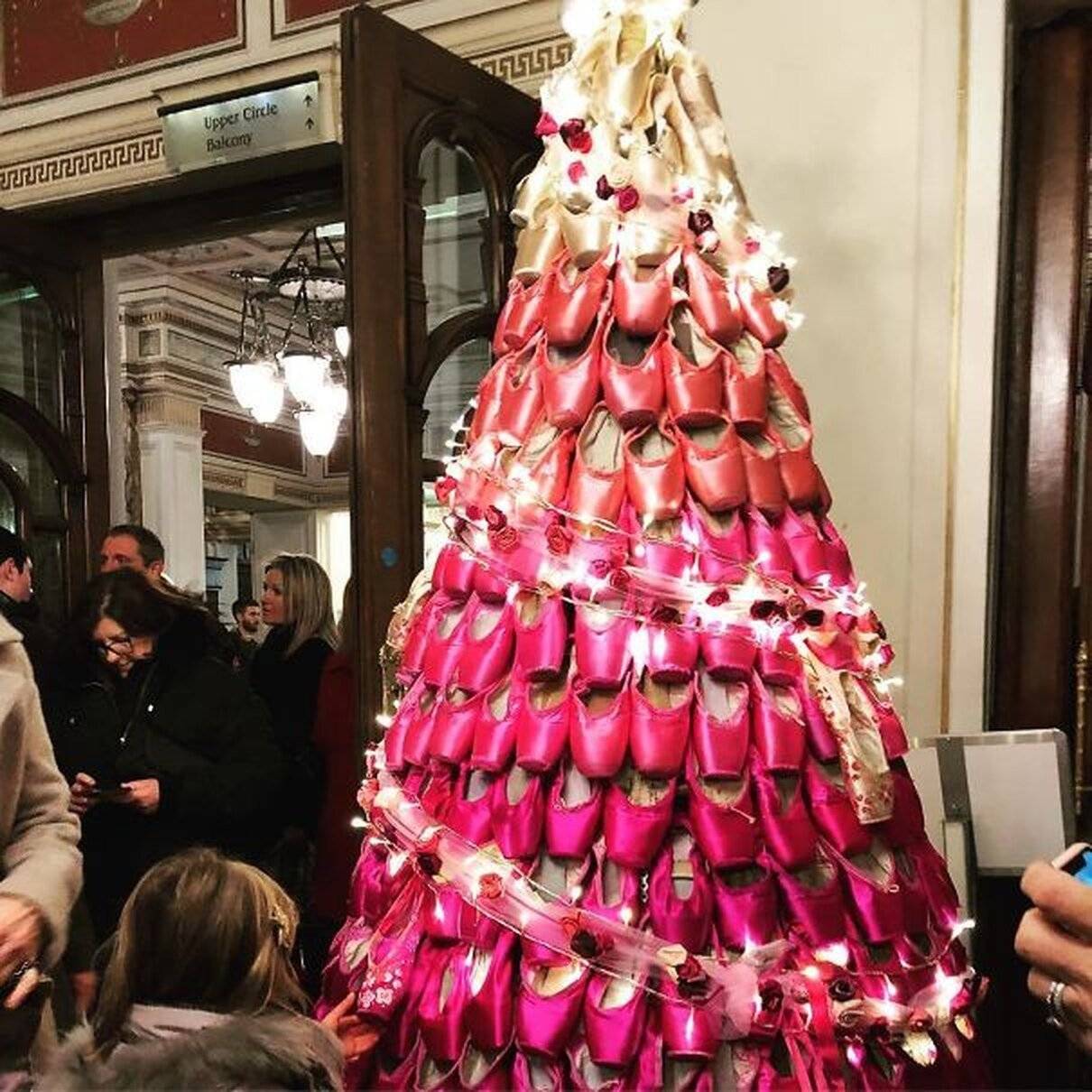 Как украсить елку на новый год - 150 фото модных идей по созданию атмосферы праздника