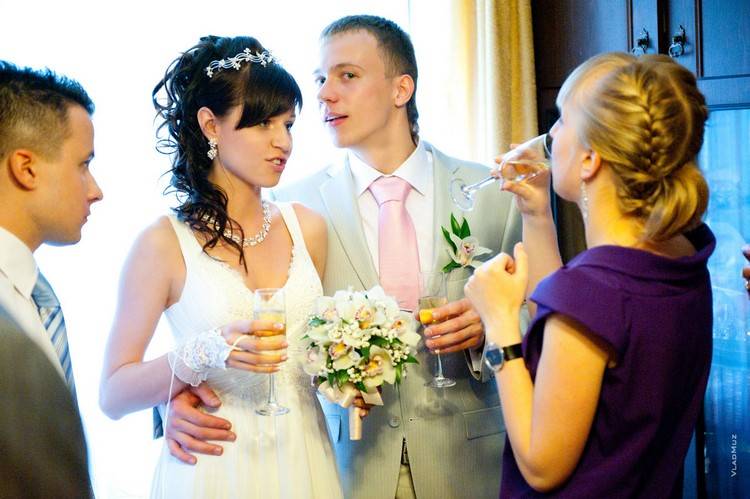 Что делает свидетель на свадьбе, роль друга жениха