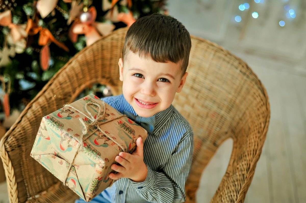 Что подарить ребенку на 3 года мальчику на день рождения: какие подарки будут лучшими?