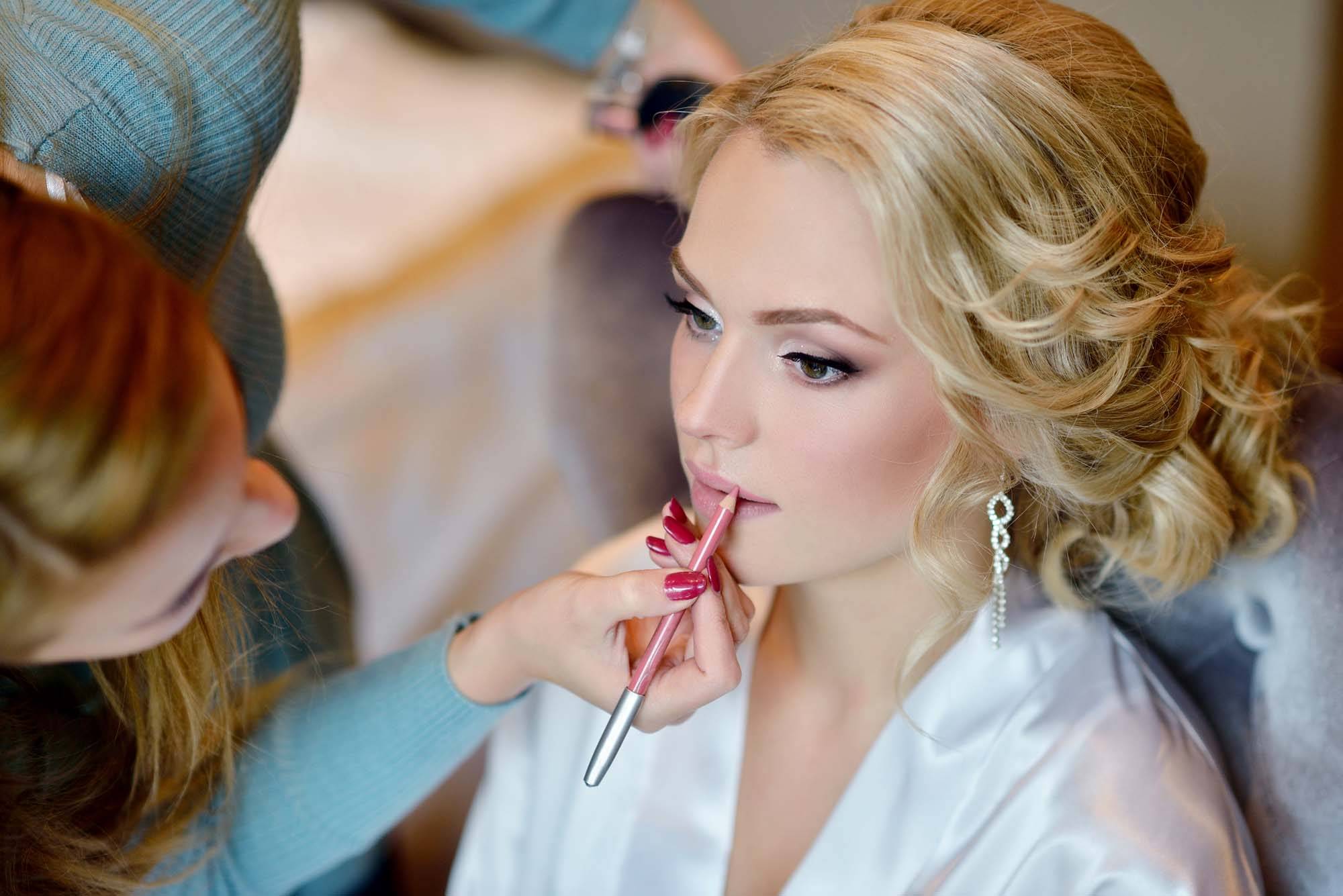ᐉ какой мейк-ап для свадьбы следует делать гостям. макияж на свадьбу подружке невесты: как сделать его своими руками - svadba-dv.ru