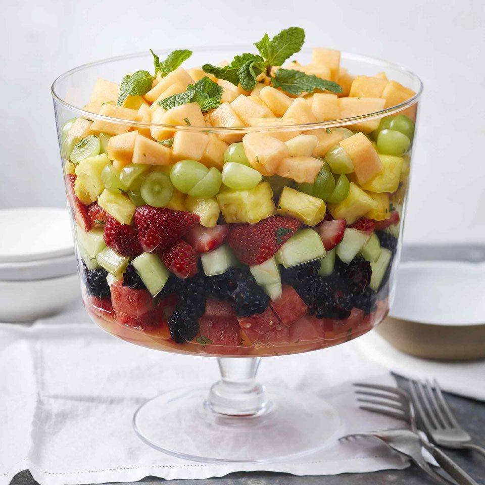 Фруктовый салат - 11 рецептов салатов из фруктов с йогуртом на любой праздник