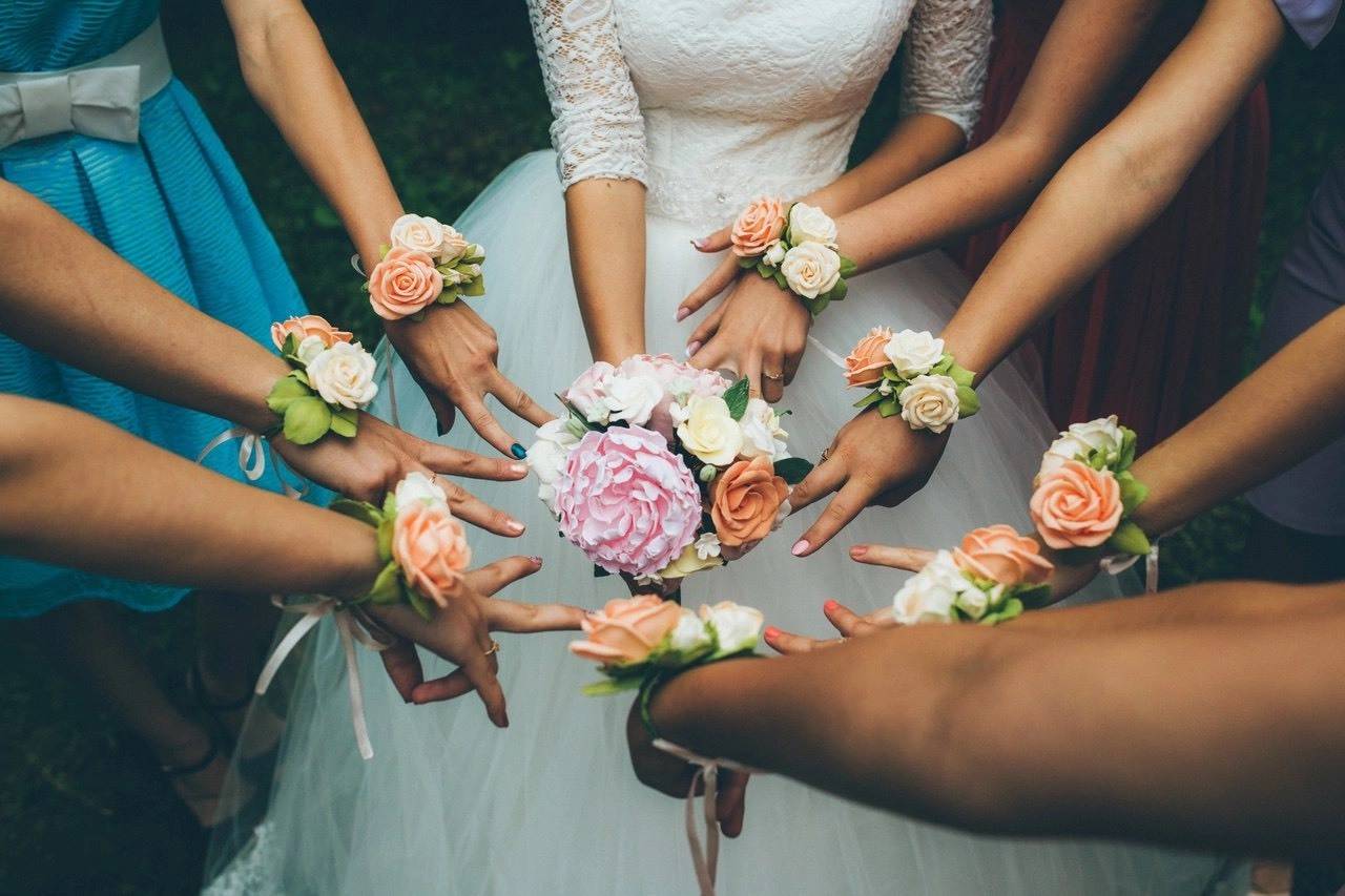 Для подружек невесты своими руками ???? свадебные бутоньерки, повязки, ленты, украшения