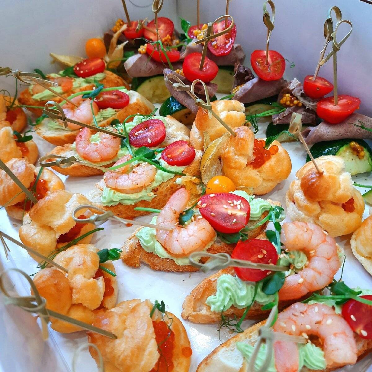 Канапе с креветками - вкусные морепродукты: рецепт с фото и видео