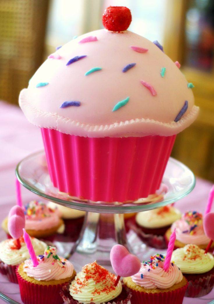 Cupcake и cake pops - маленькие тортики на большом празднике