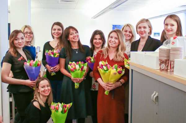 Как оригинально поздравить женщин на работе с 8 марта | инфо-сми