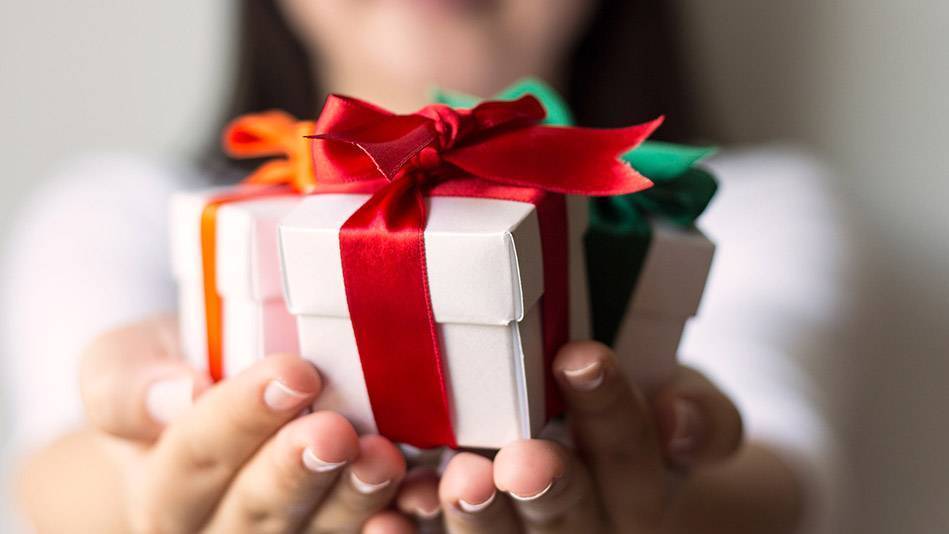 Почему вы не любите получать подарки: что такое дорофобия, советы