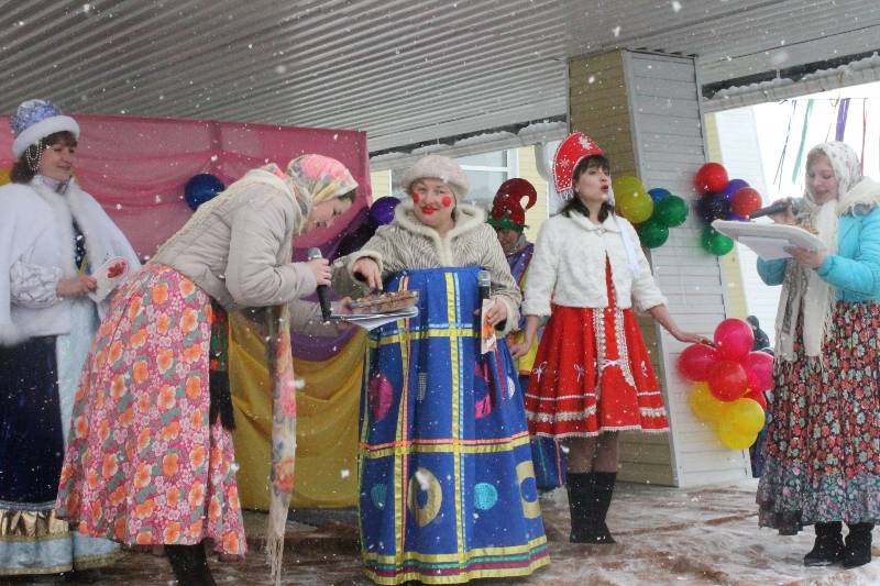 Веселые сценки в народном стиле на день села и другие праздники