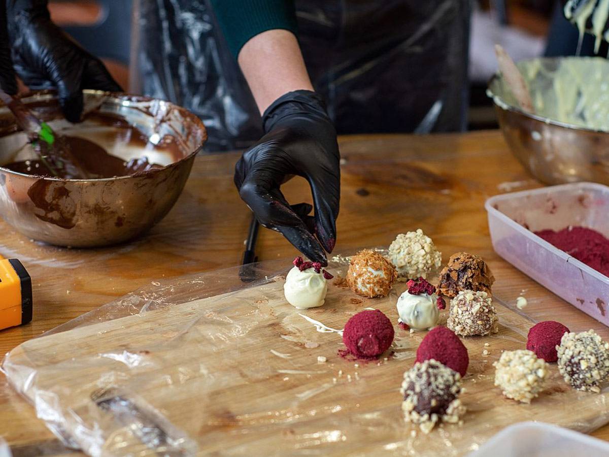 Как научиться печь торты на заказ с нуля: мастер класс по изготовлению