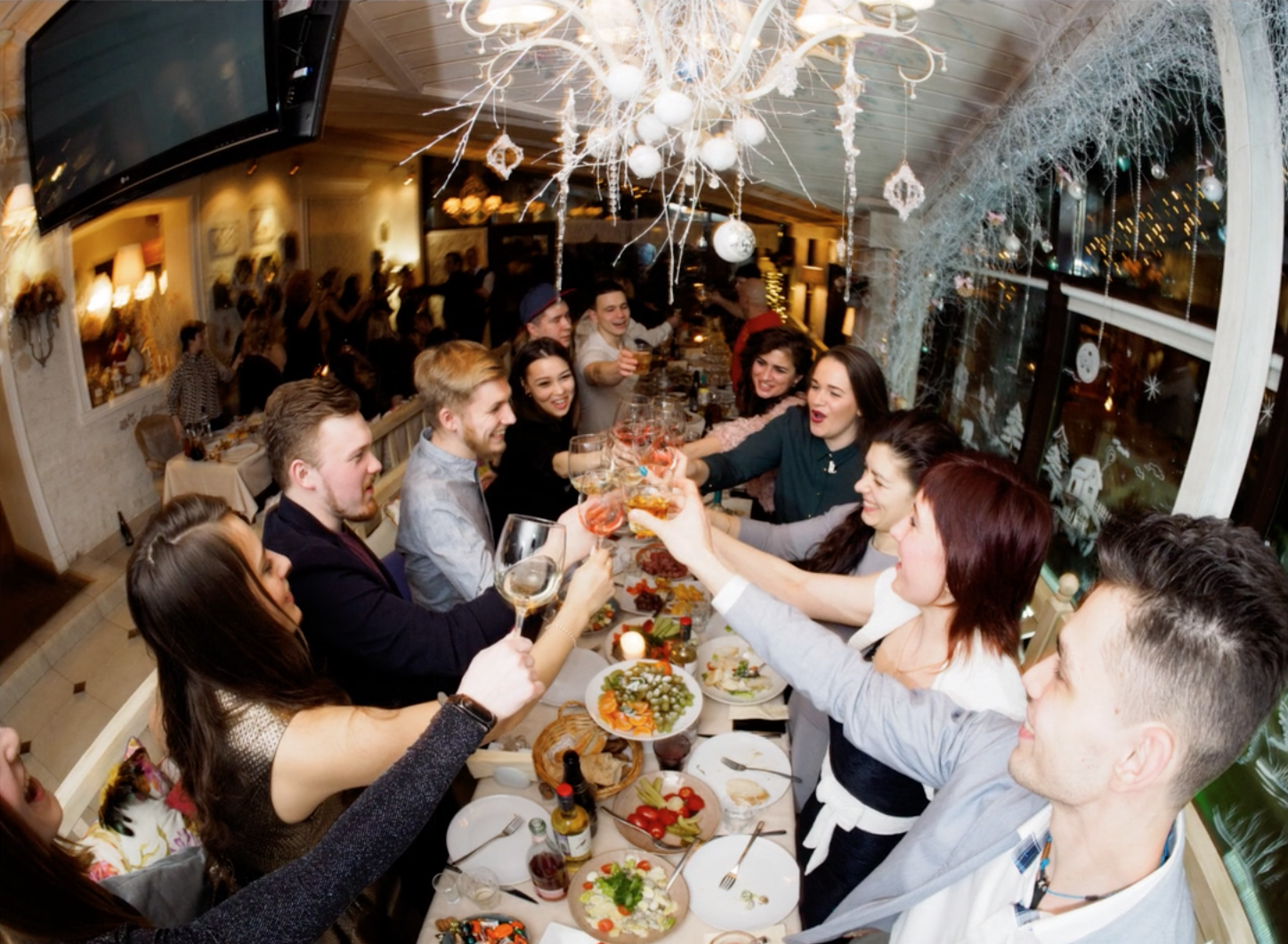 Где отметить новогодний корпоратив 2022, как провести корпоративный новый год в ресторане, клубе и кафе