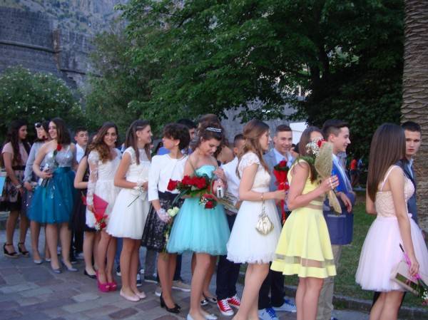 Выбираем платья на выпускной в 11 класс 2023 года – sovet-podarok.ru