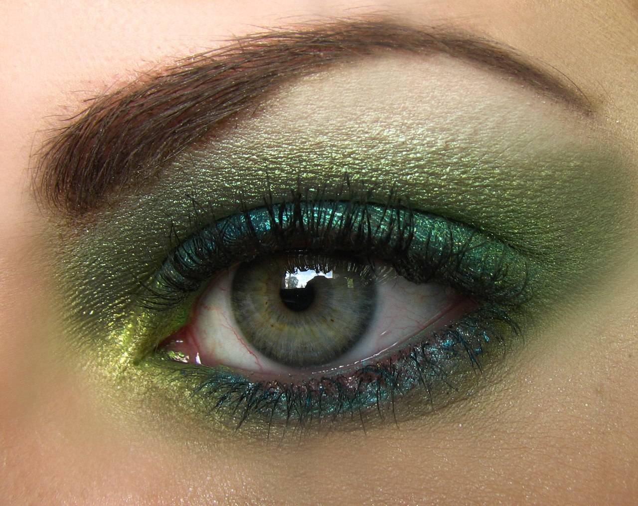 Вечерний макияж для зелёных глаз: фото и описание вариантов