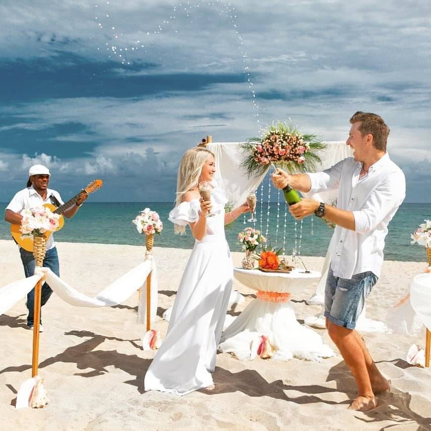 Свадьба на островах – кипрских и багамских: организация, фото церемонии, выбор костюма и платья